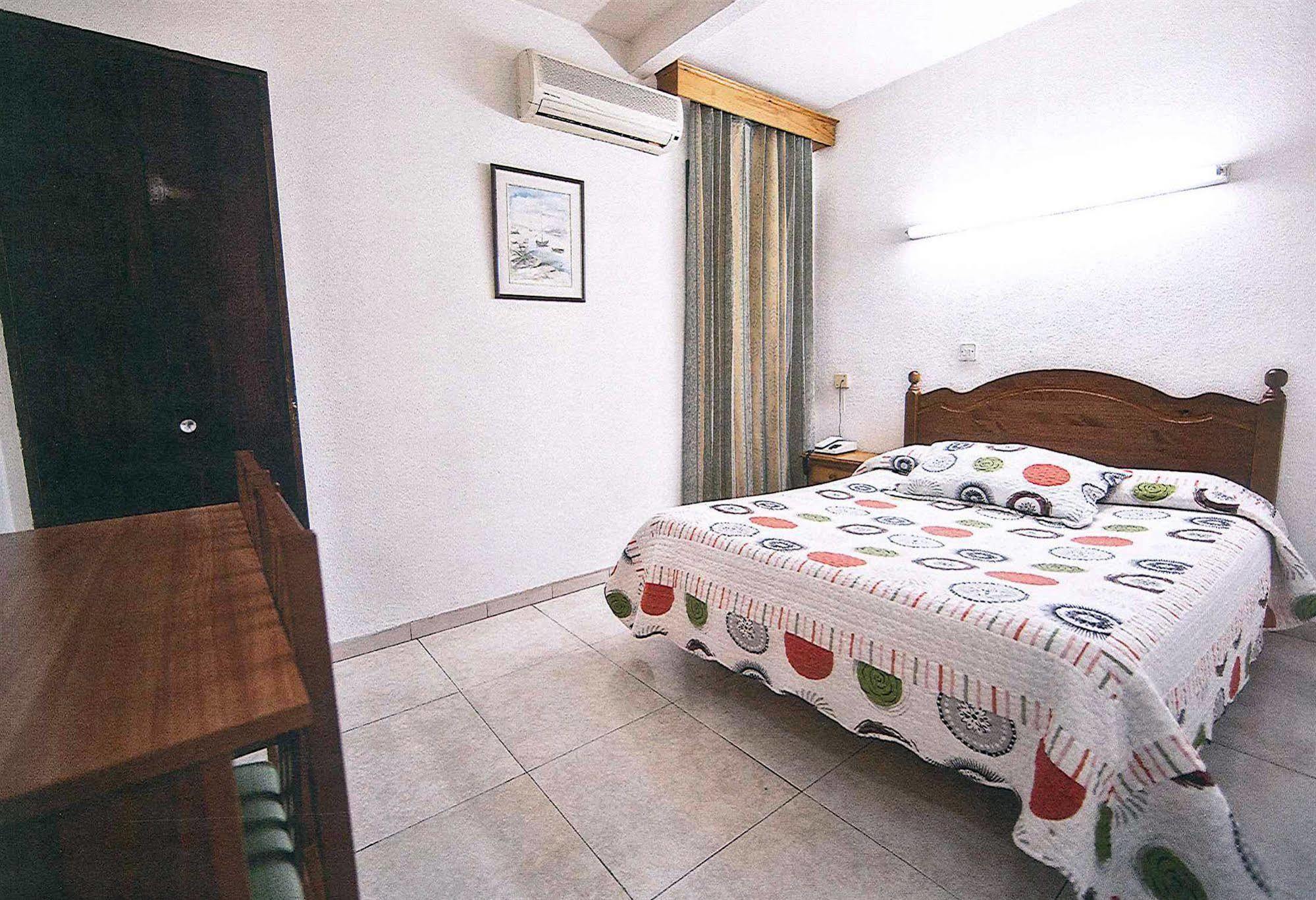 Hostal La Rosa Cáceres Exterior foto