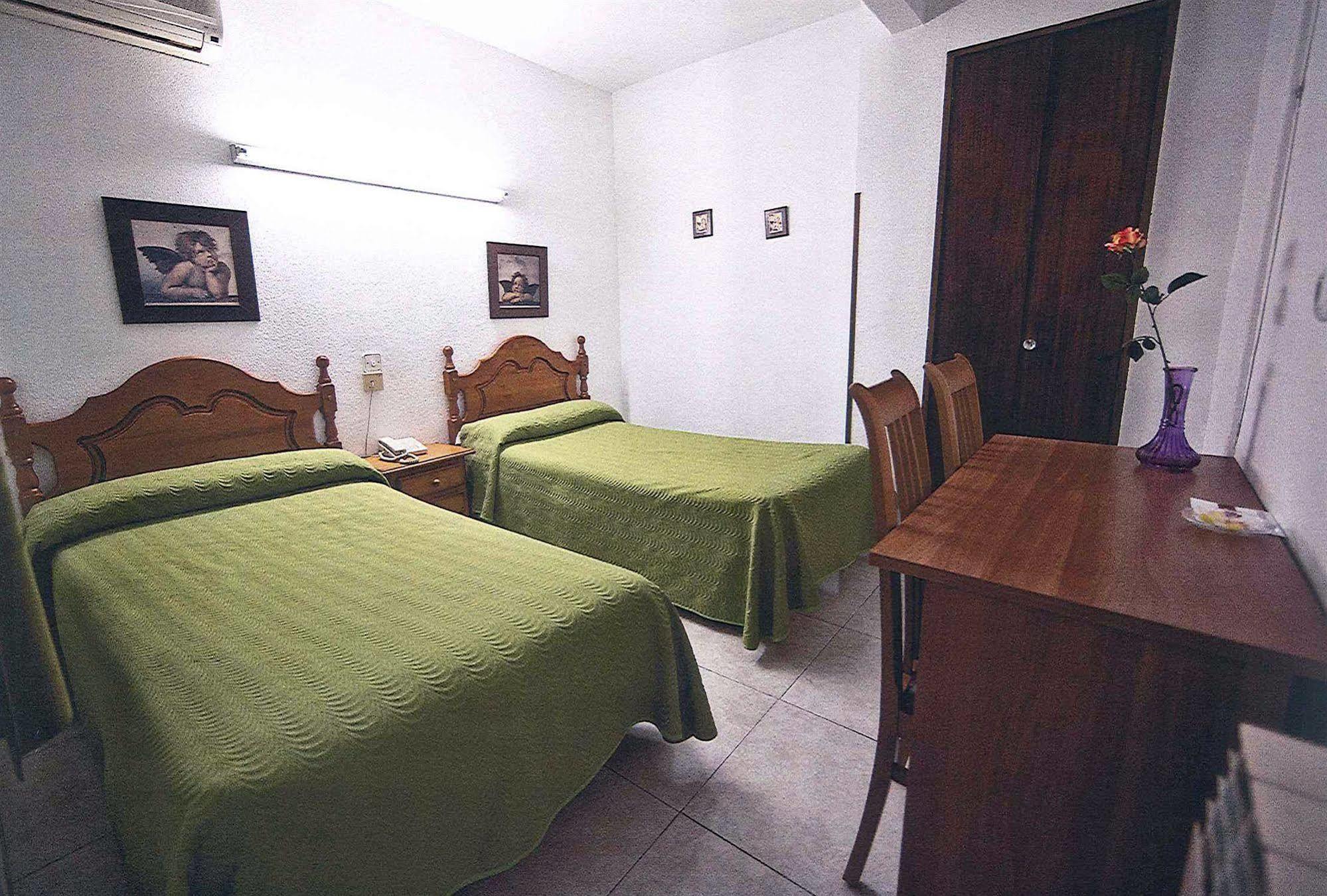 Hostal La Rosa Cáceres Exterior foto
